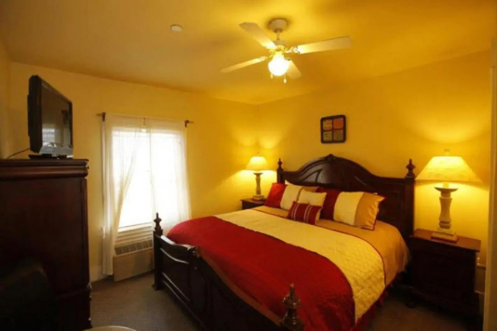Santa Paula Inn