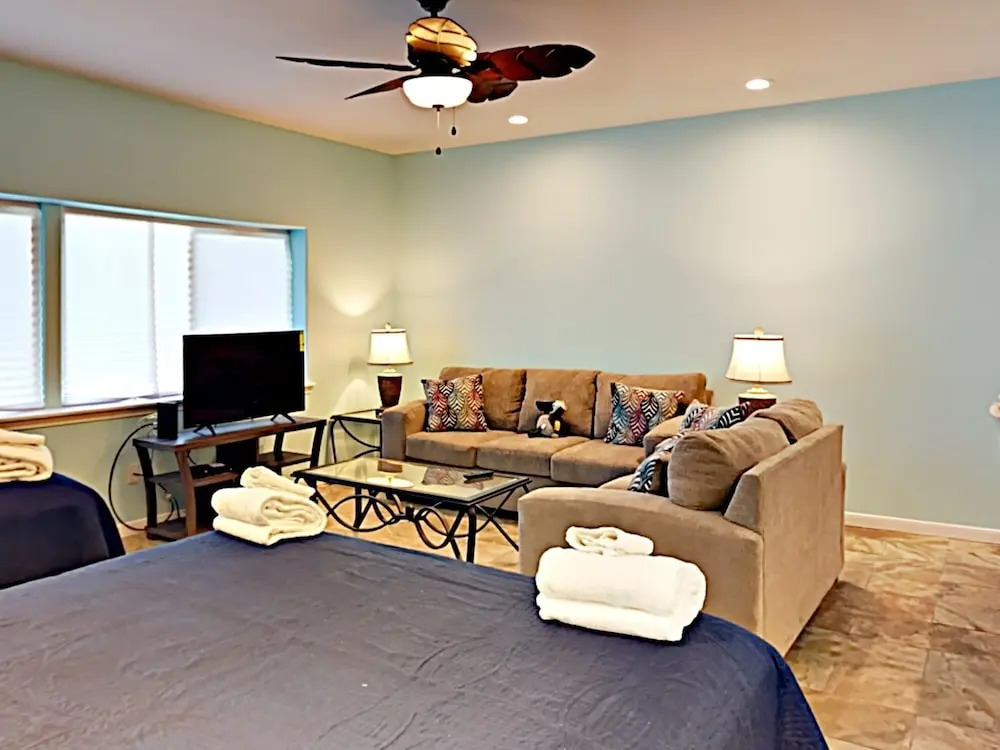 27 Sea Isle Village Studio Bedroom 1 Bathroom Condo