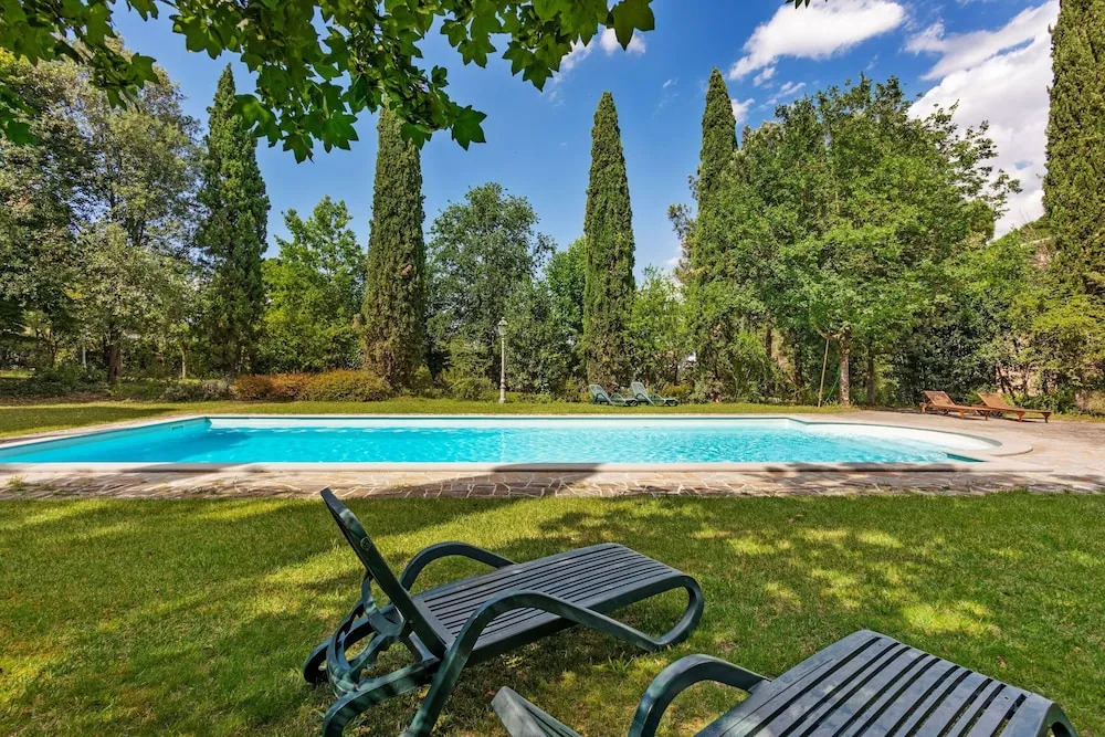 House in Umbria with Pool & Garden Views