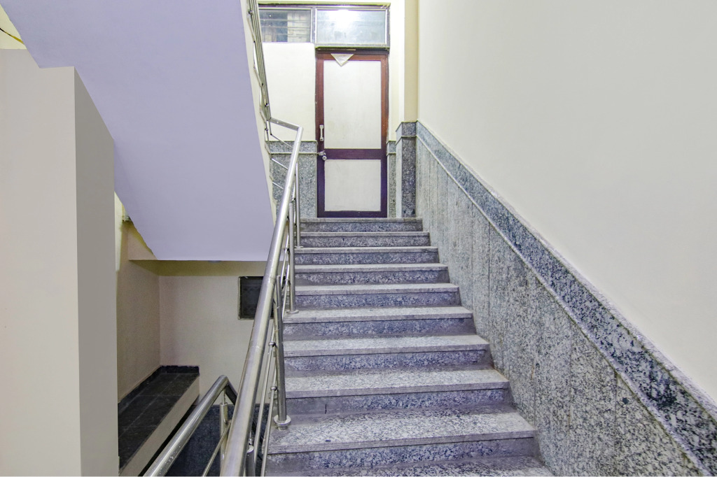 Fabhotel F9 Ashok Vihar