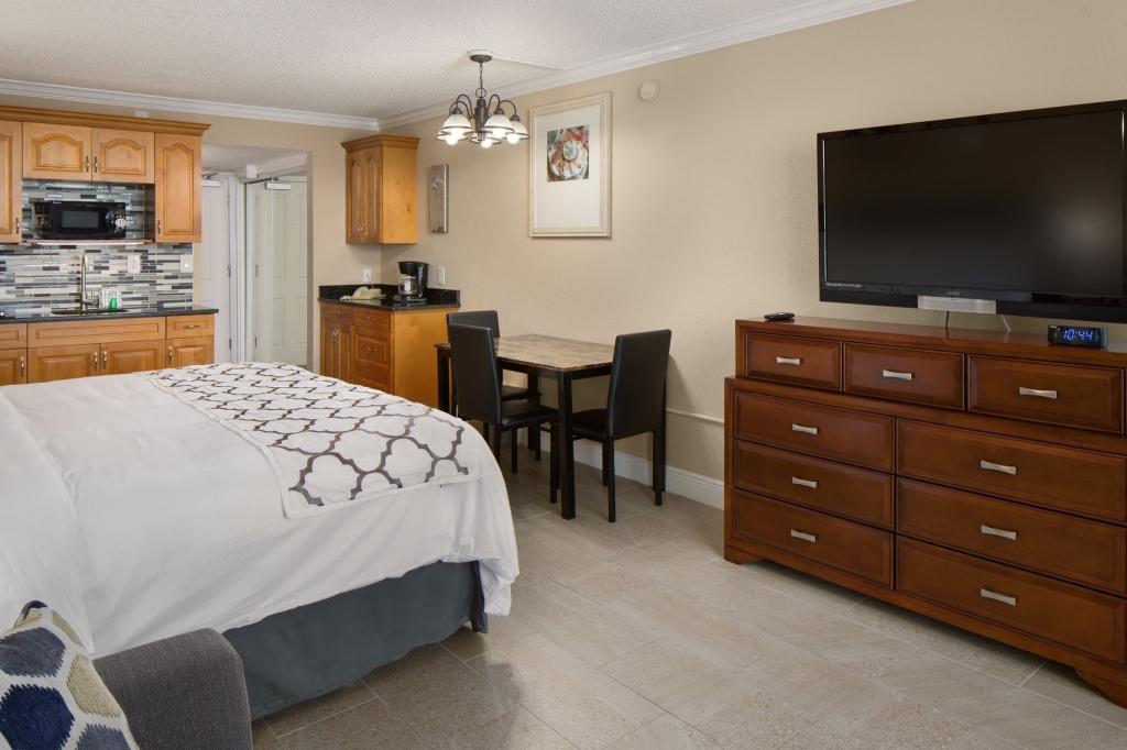 Island Inn Beach Resort