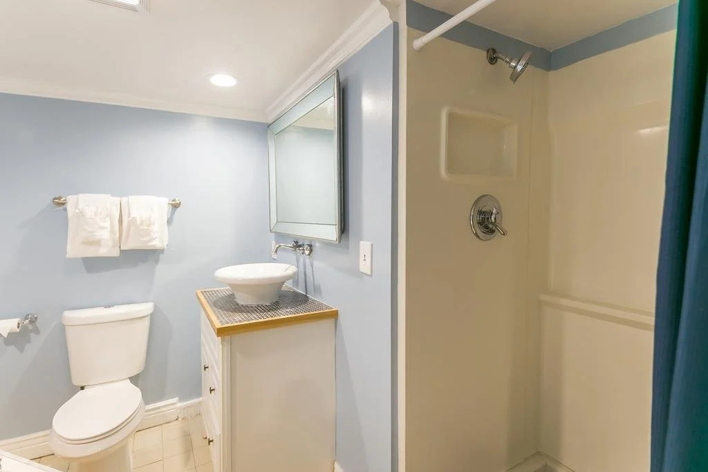 Canal Express Rooms
