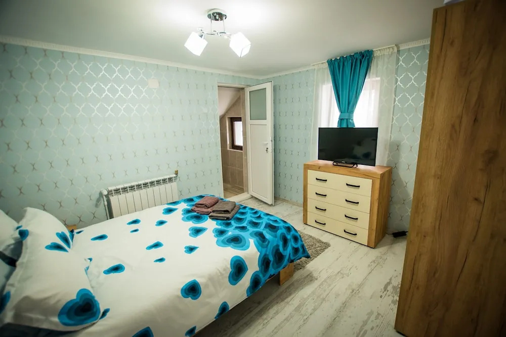 Stunning 5 Bed House in Campulung Moldovenesc