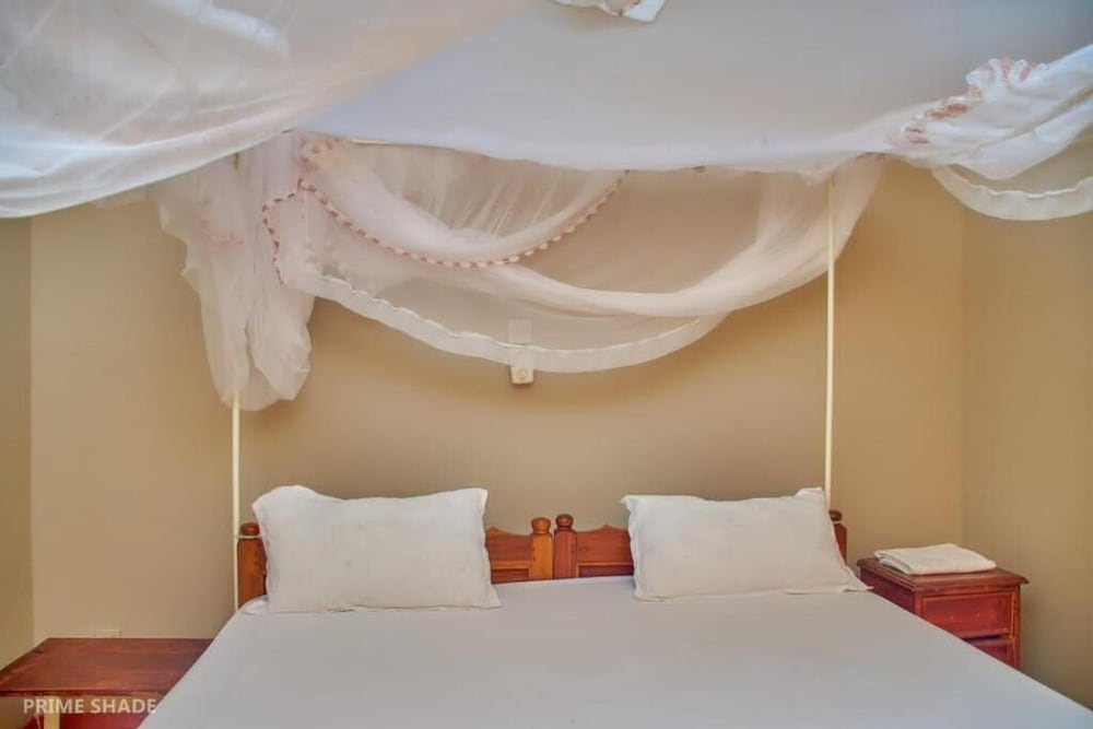 PRIMESHADE GUESTHOUSE