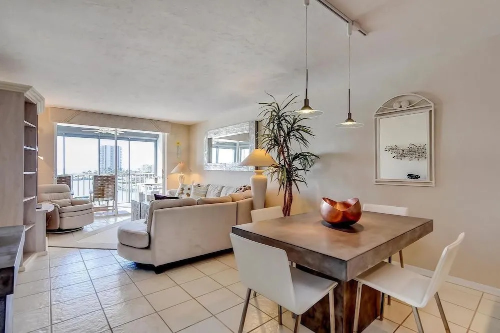 Eagle Cay Building 5-602