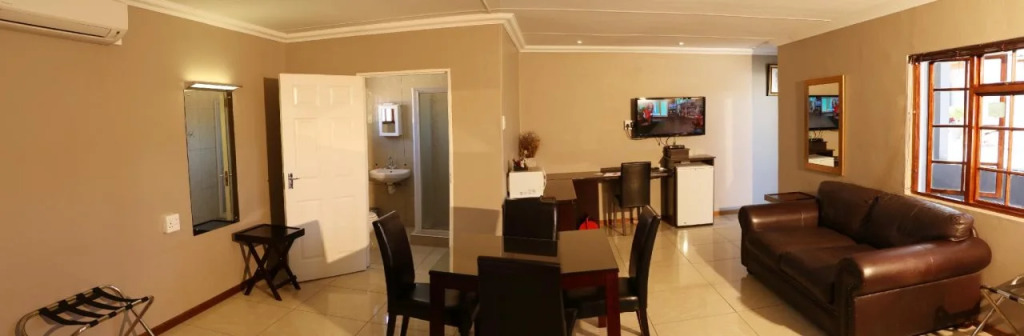 Kleinplasie Guesthouse
