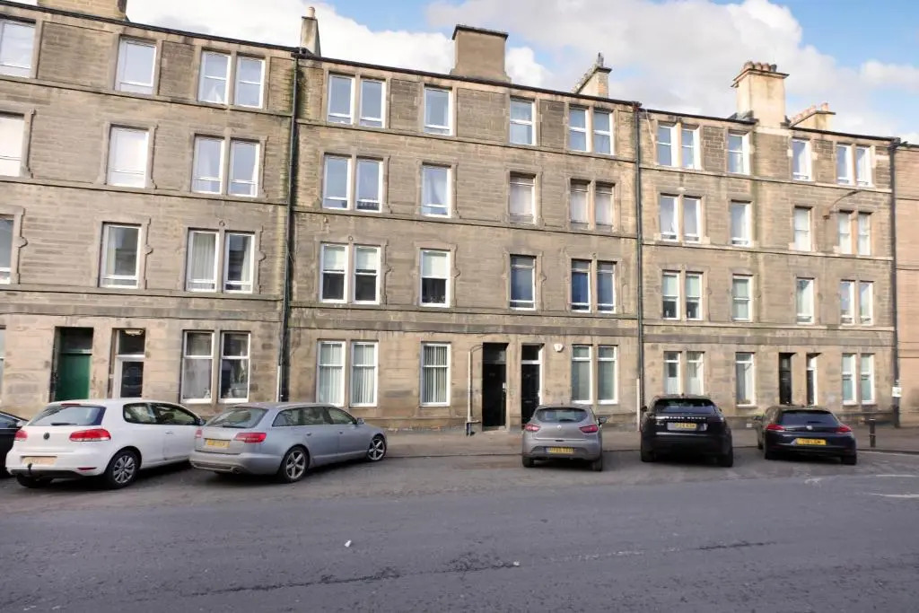 Edinburgh City Central Apartment Sleeps 6 Free Parking