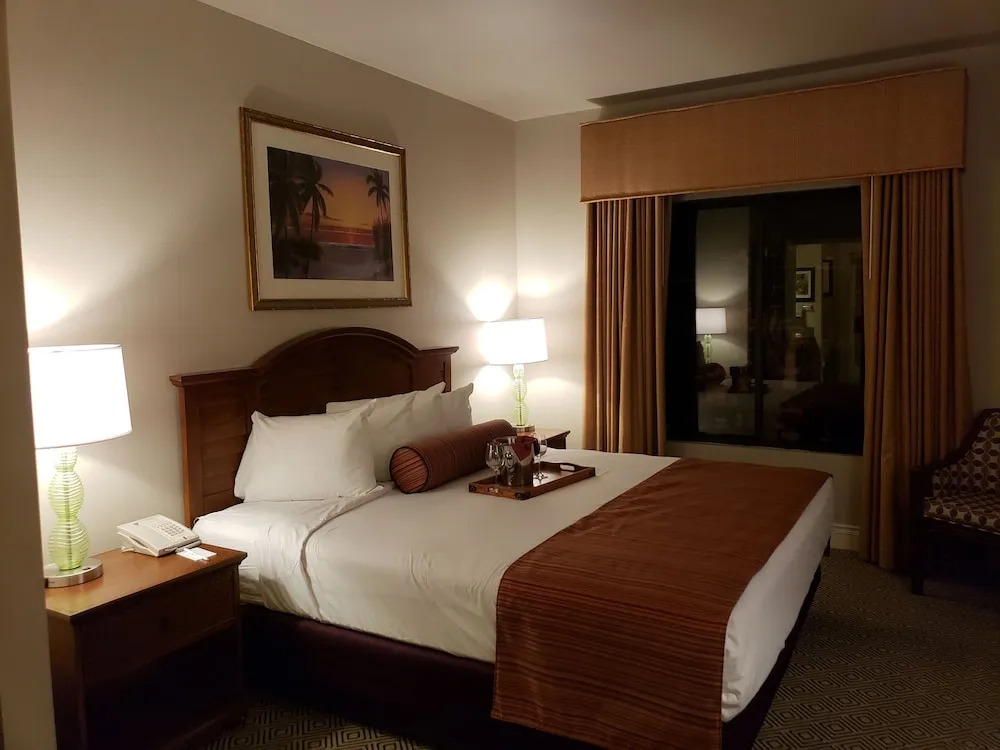 Tahiti Village Resort & Spa