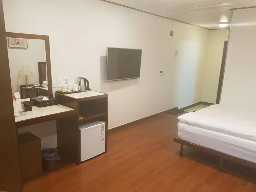 Youngbin Hotel