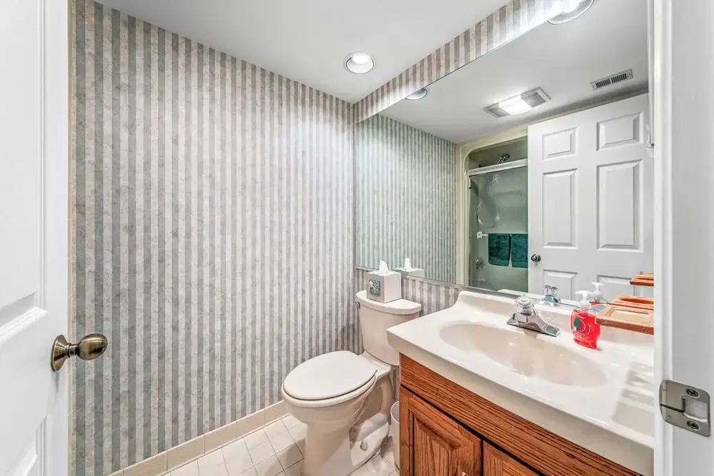 'cobbies Cove' Lakefront Gem: Epic Views & Pool!