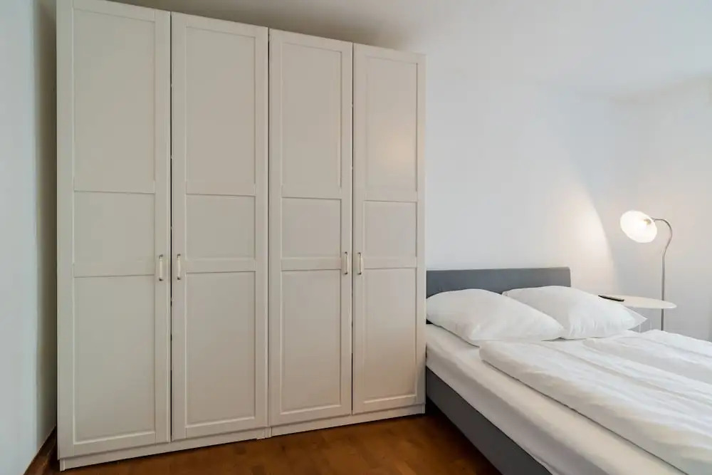 SUITE & APART