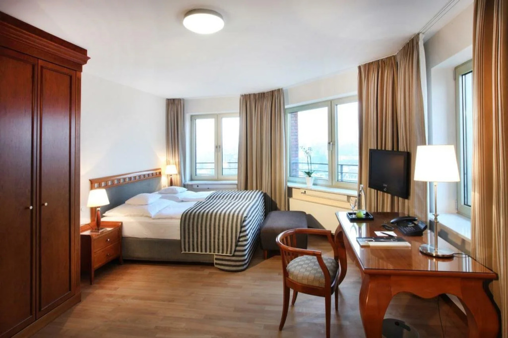 Lindner Hotel Frankfurt Main Plaza, part of JdV by Hyatt