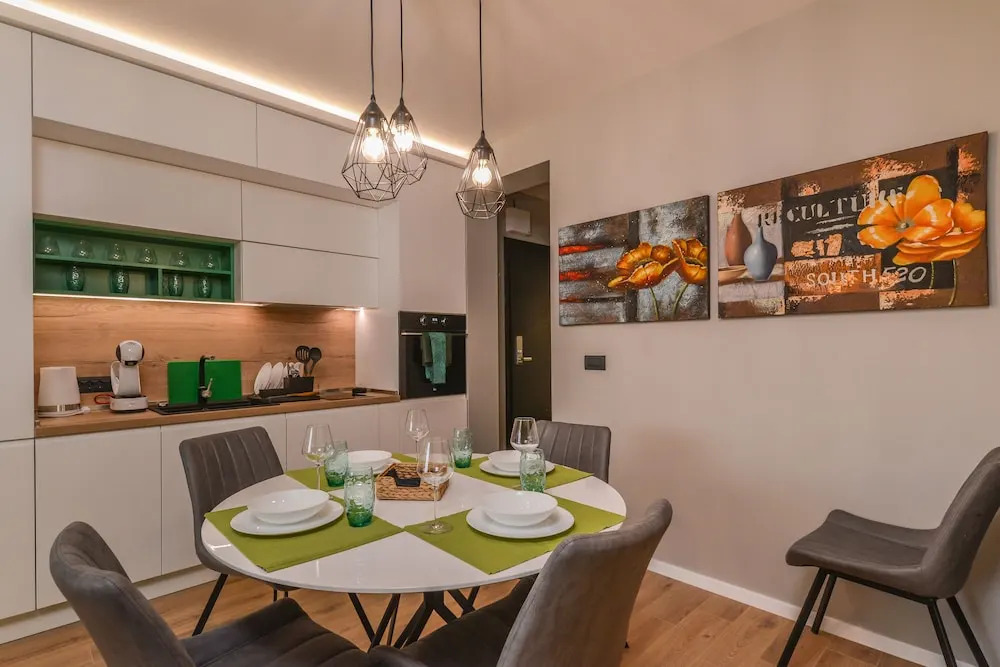 FM Premium Luxury 2-BDR Apartment - Lux and Style
