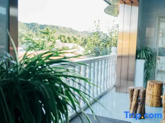 Huachang Homestay Jinhai Lake