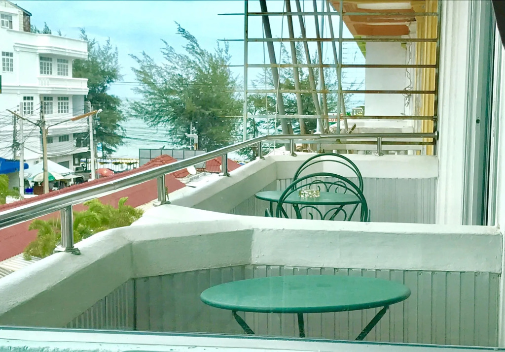 The Beach Cha Am Suite