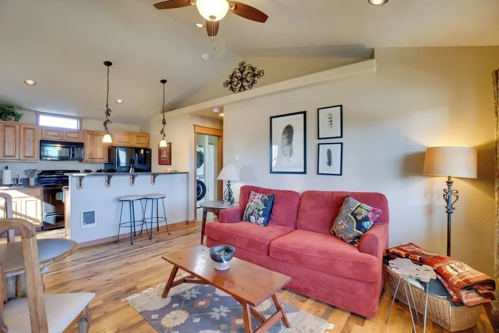3 Blocks to Main St: Cozy Gunnison Retreat!
