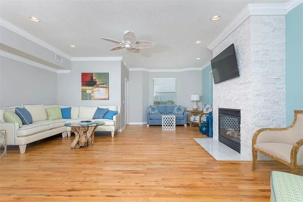 High Tide by Distinctive Beach Rentals