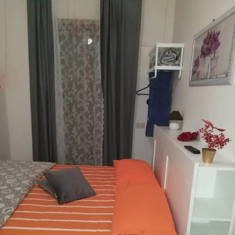 La Perla B & B Check in Time from h 20 pm till Midnight Orario check in da h 20 pm a mezzanotte