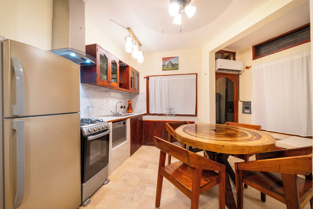 Condo with private cenote on 5Av - Sacbe