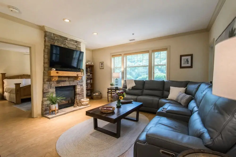 Scenic 2BR Condo w Porch Pool Near Slope Trails