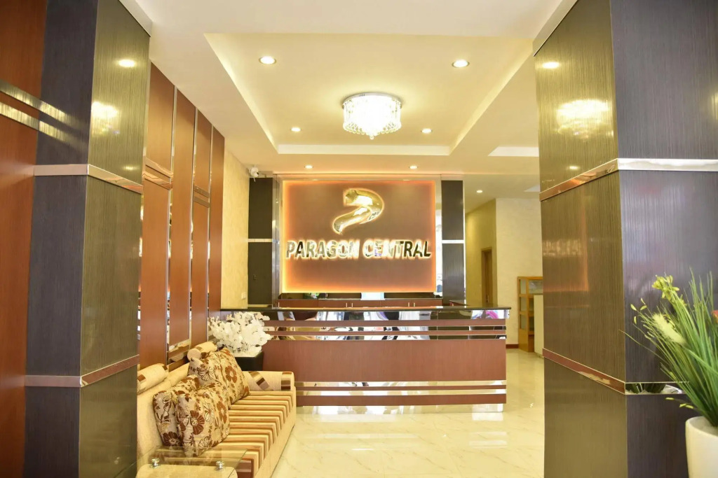 Paragon Central Hotel & Sky Bar