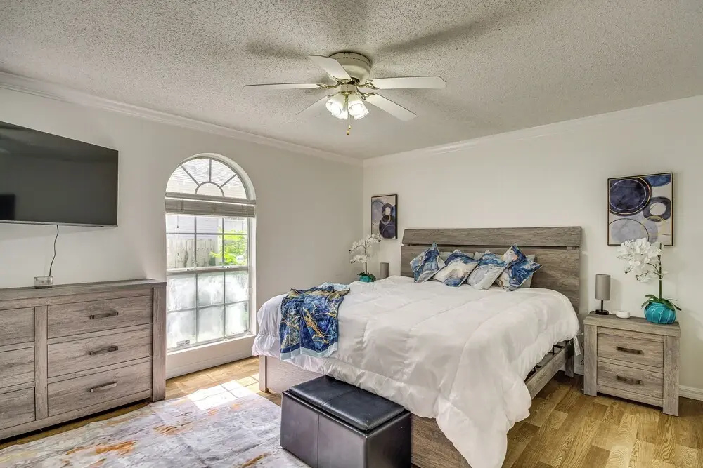 Walk to Gulfport Beach 1 Mi to Marina: Lovely Home