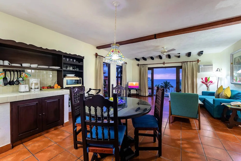 WIVC Conchas Chinas Condo - Stunning Ocean & Mountain Views, Close To The Beach & Romantic Zone