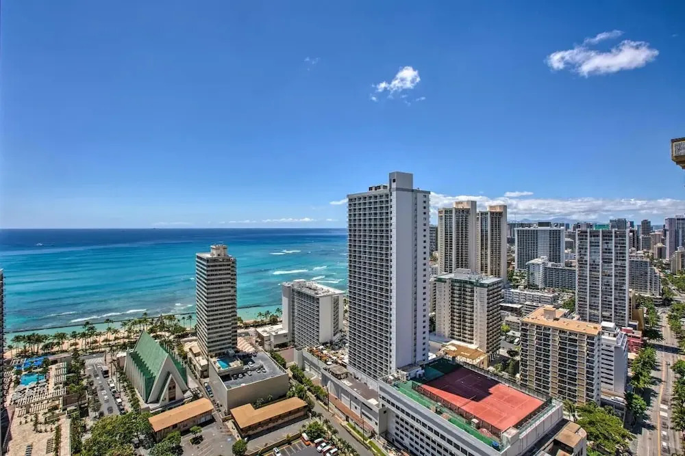 Beach Oasis with Ocean & City Views with FREE Parking!
