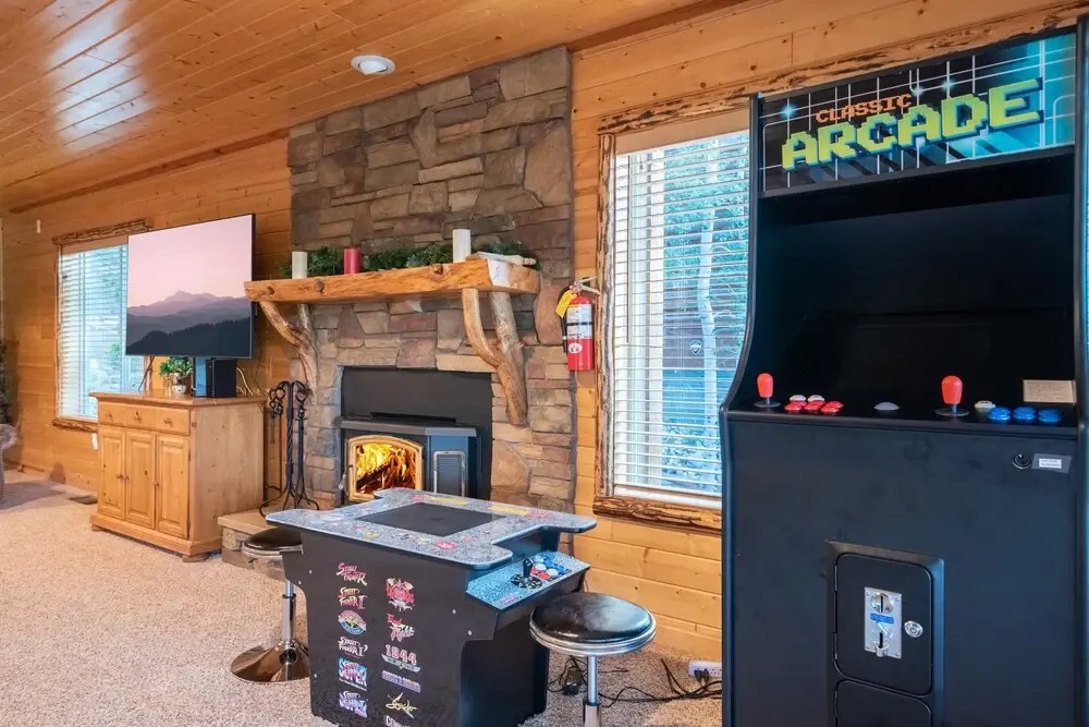 15 - The Lodge At Timberline Trail 4 Bedroom Home by Redawning