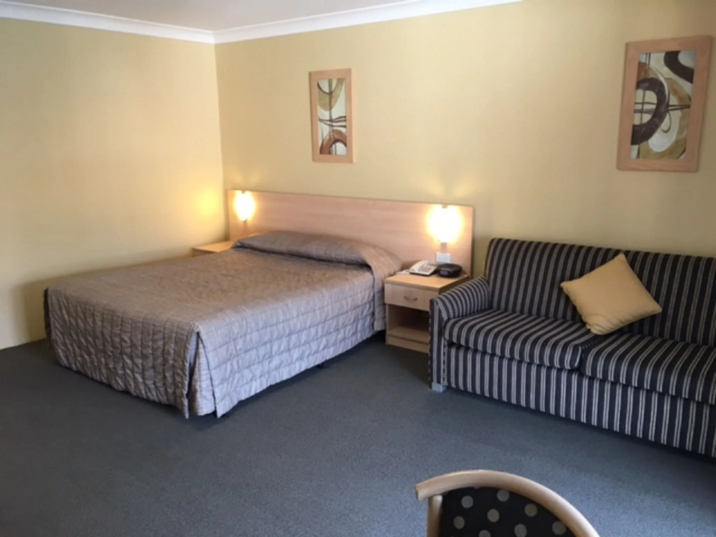 Maclin Lodge Motel