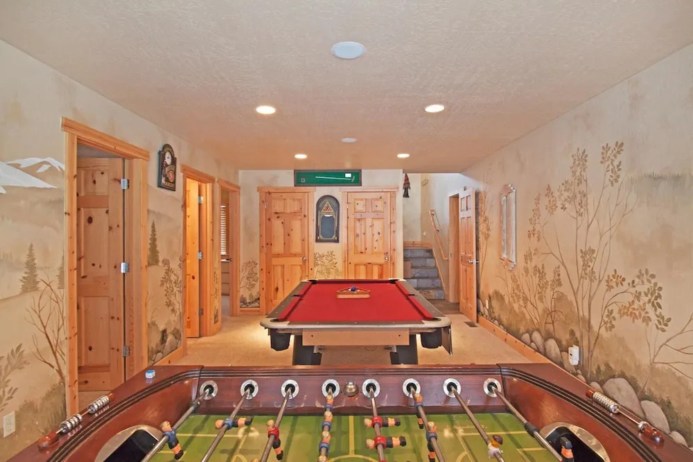 The River Rock Lodge Home 4 Bedrooms 3 Bathrooms Home