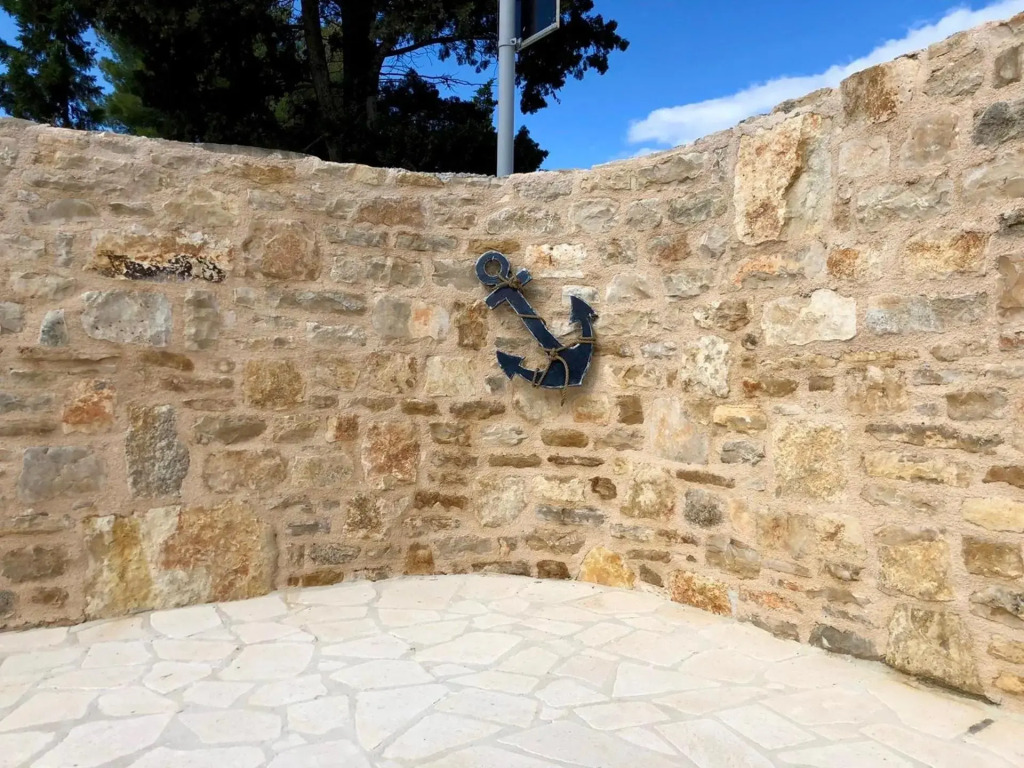 House Sidro, Stari Grad