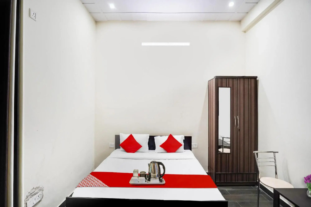 OYO Flagship 70329 Hotel Expo Golf Link