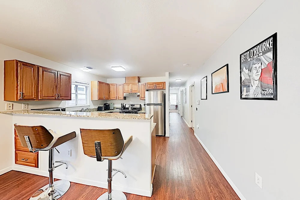 1184 Austin - 3 Br Home