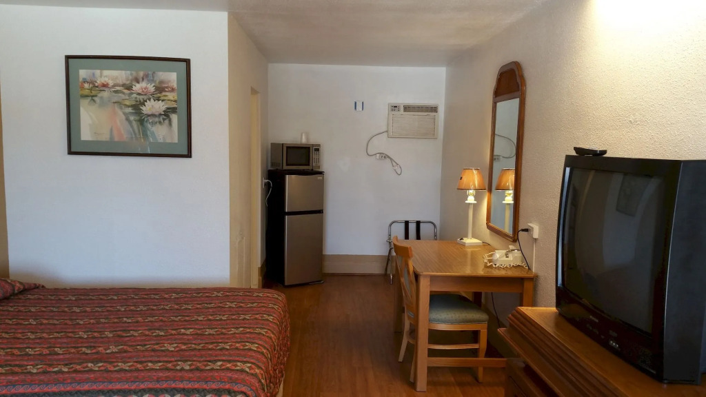 Tri-State Inn
