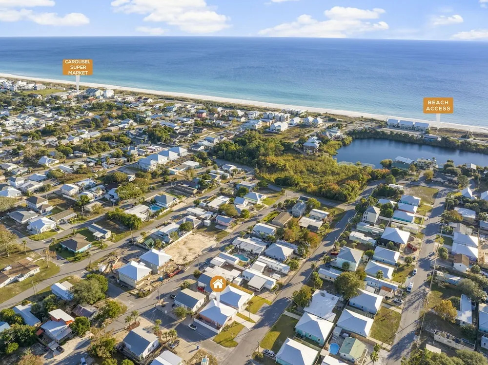Laguna Peach: 3BA 2BA Retreat for 10! Explore Nearby Beaches & Activities