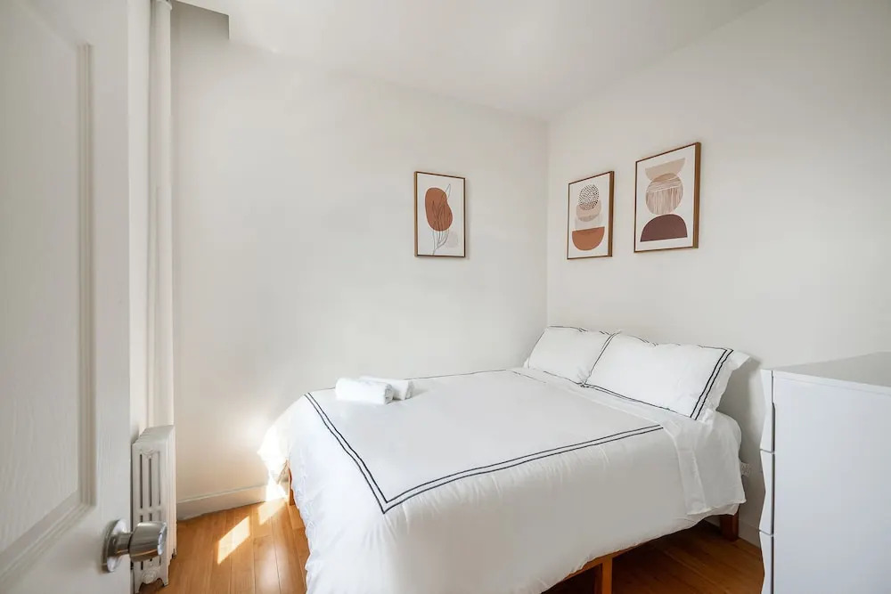 Beautiful 3 Bedroom Unit in Prime Location