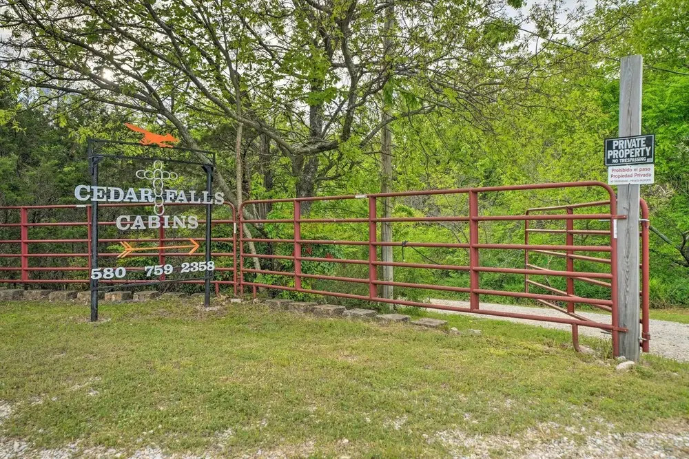 Cedar Falls Cabins #6: Hillside w/ Views!
