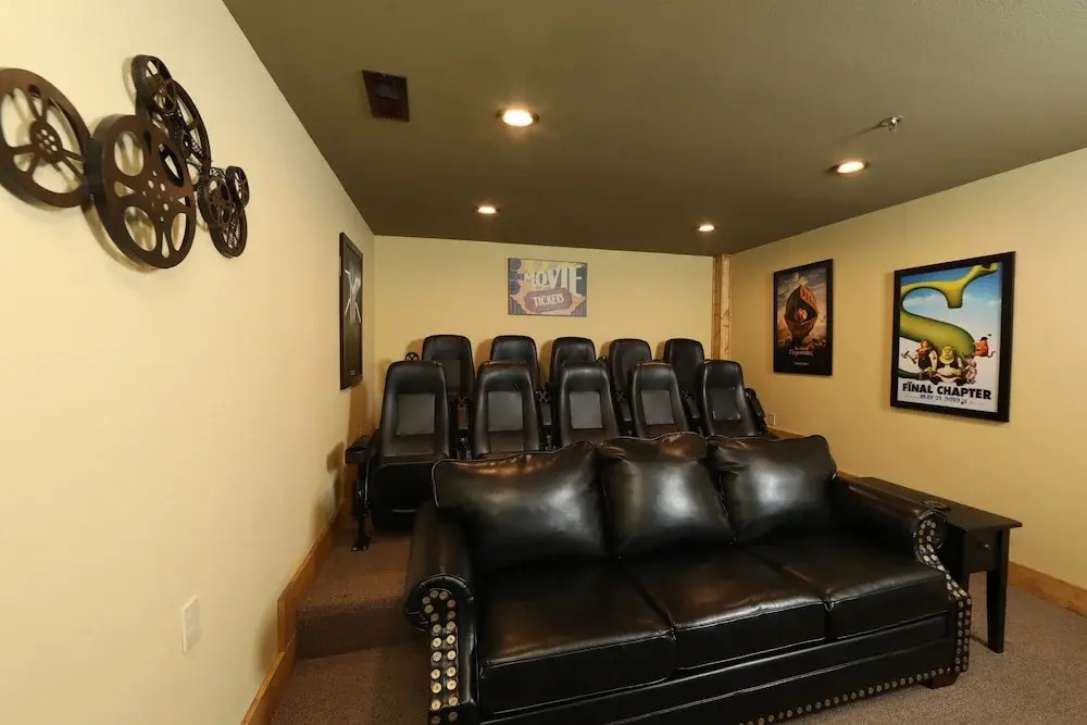 Splash Time Cinema - Six Bedroom Chalet