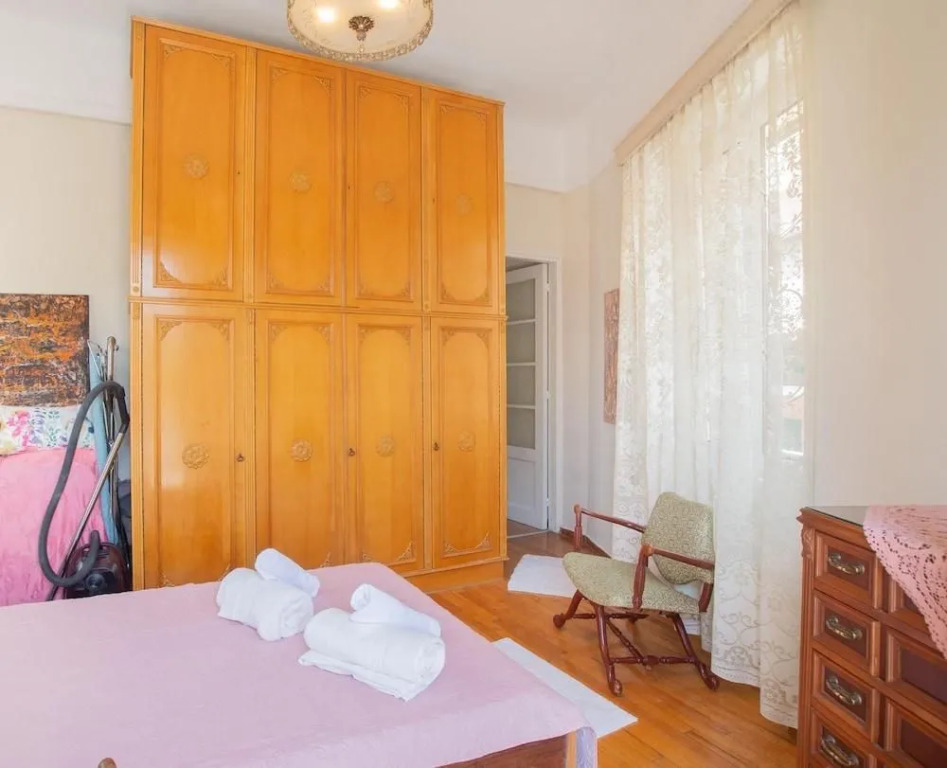 Classic Central Athinian Apartment