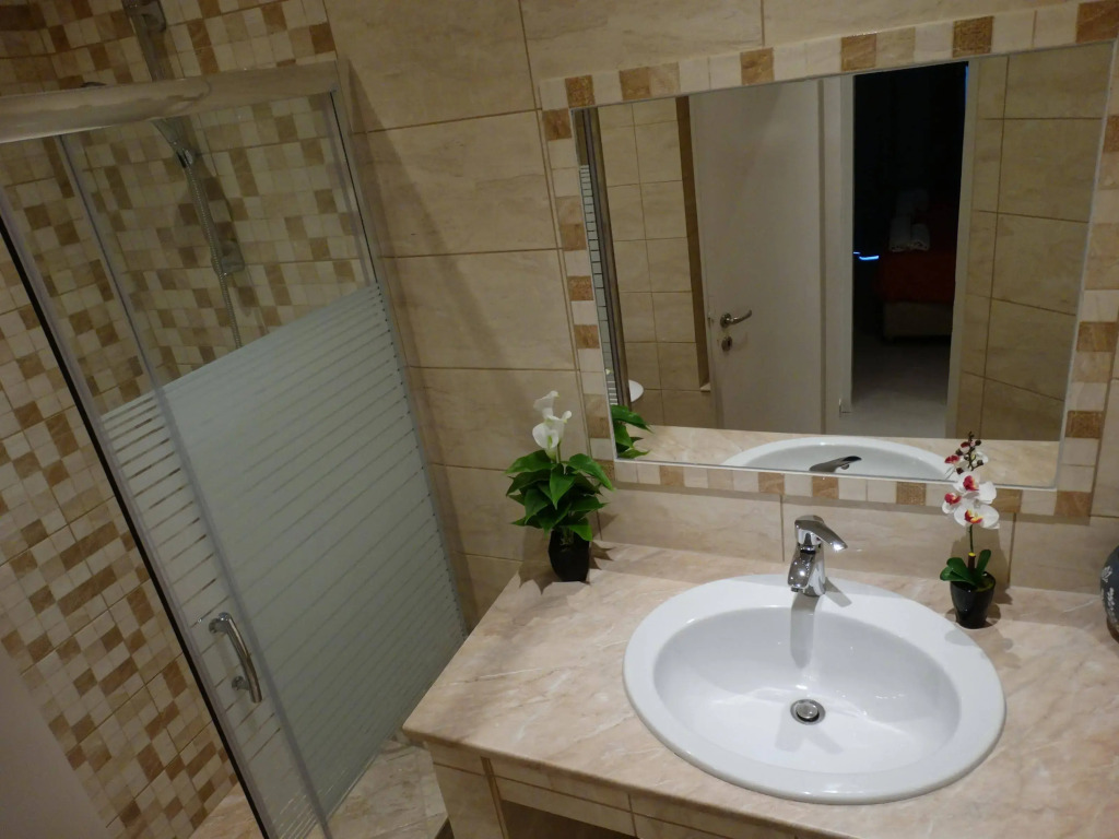Makis louvlis apartments