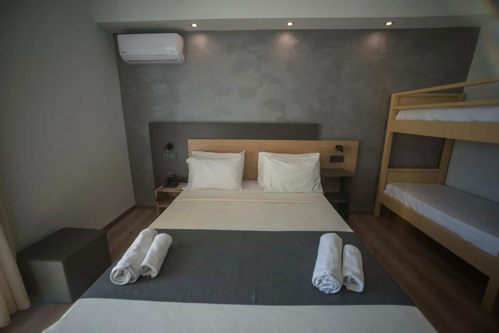 Pappas Hotel