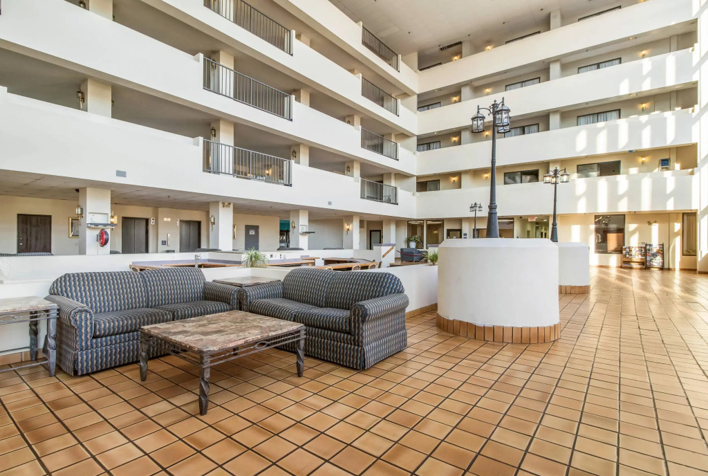 Clarion Hotel Jackson Northwest