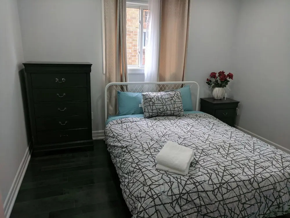 QuickStay - Beautiful 5bdrm House in Vaughan
