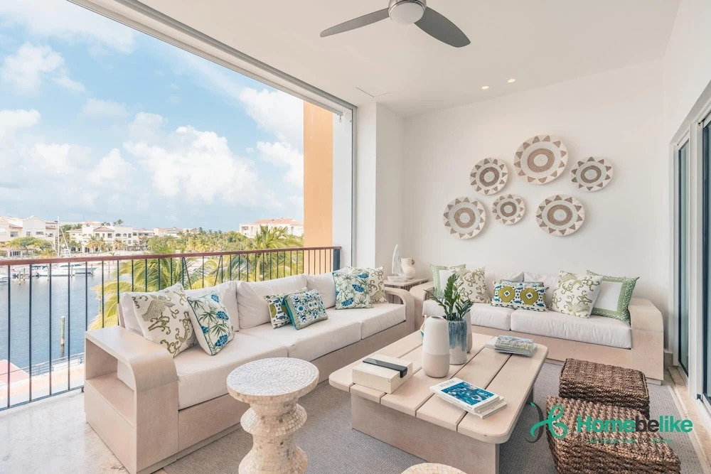 Once in a Lifetime Experience Enjoy This 4 BR Penthouse at Aquamarina