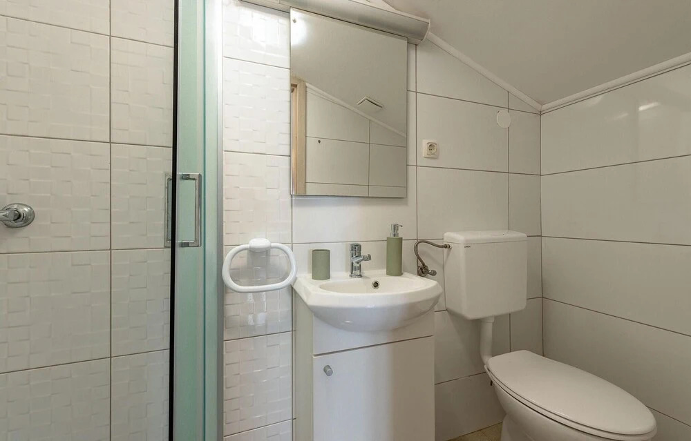 Awesome Apartment in Vrsi With Wifi
