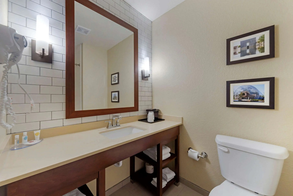 Comfort Inn & Suites Harrah