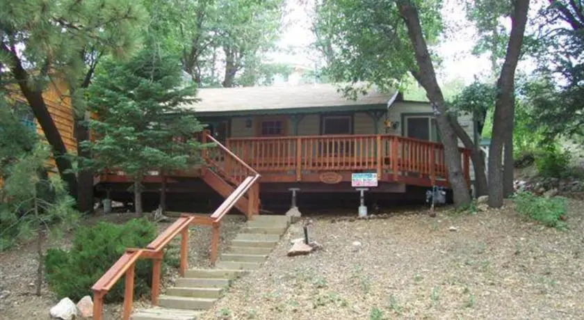 RedAwning A Huckabey Hideaway