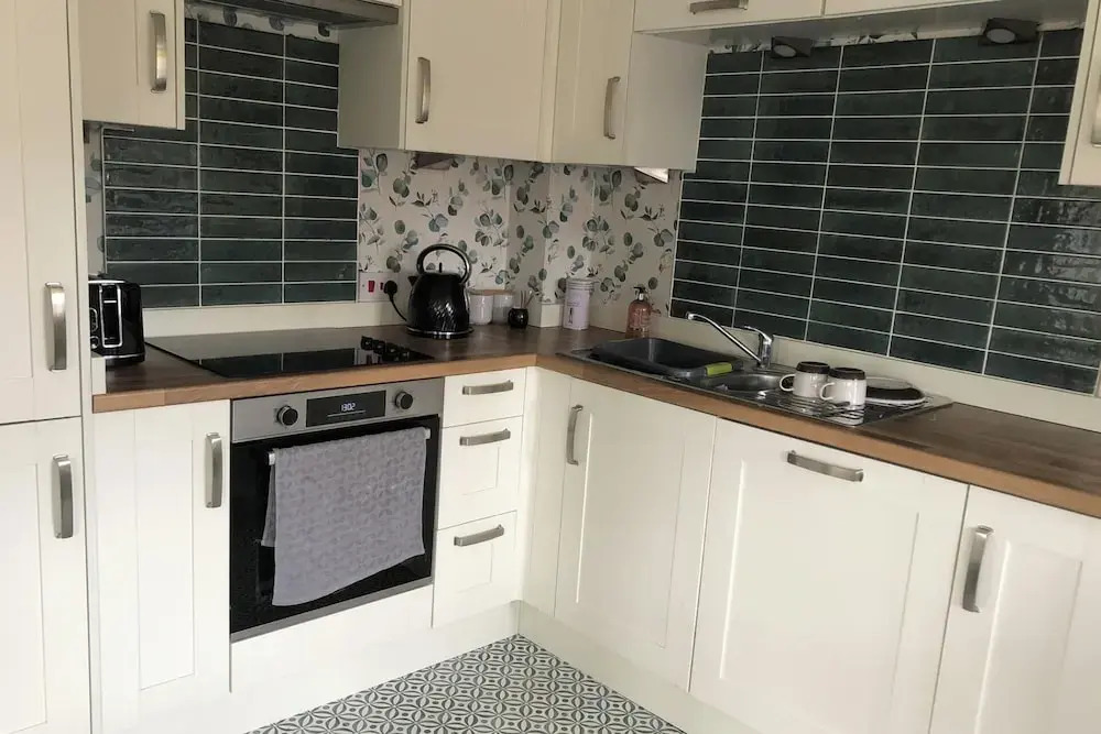 Sleeps 4 With Ensuite and Free Parking