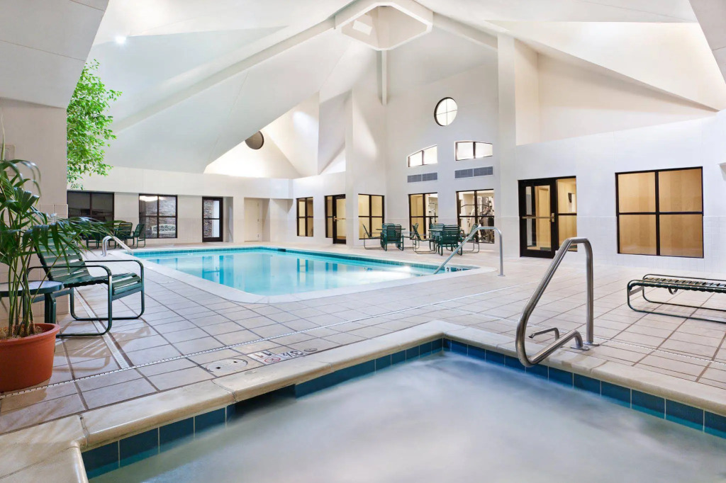 Staybridge Suites - Charlotte Ballantyne by IHG